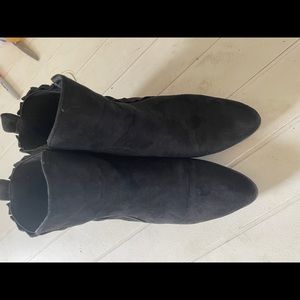 Women’s Stylish Heeled Boots; Size 10